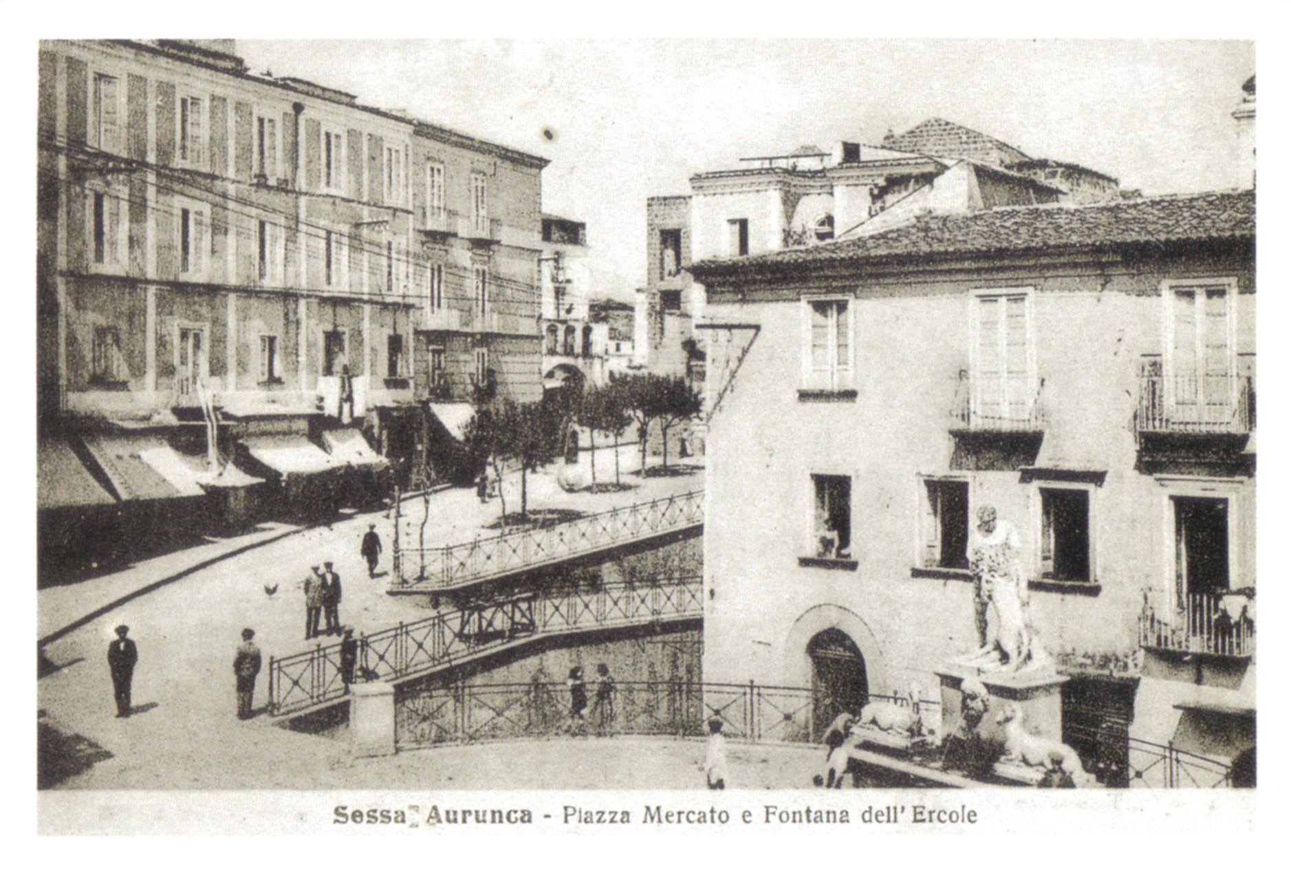 Piazza Mercato - Fontana dell\'Ercole